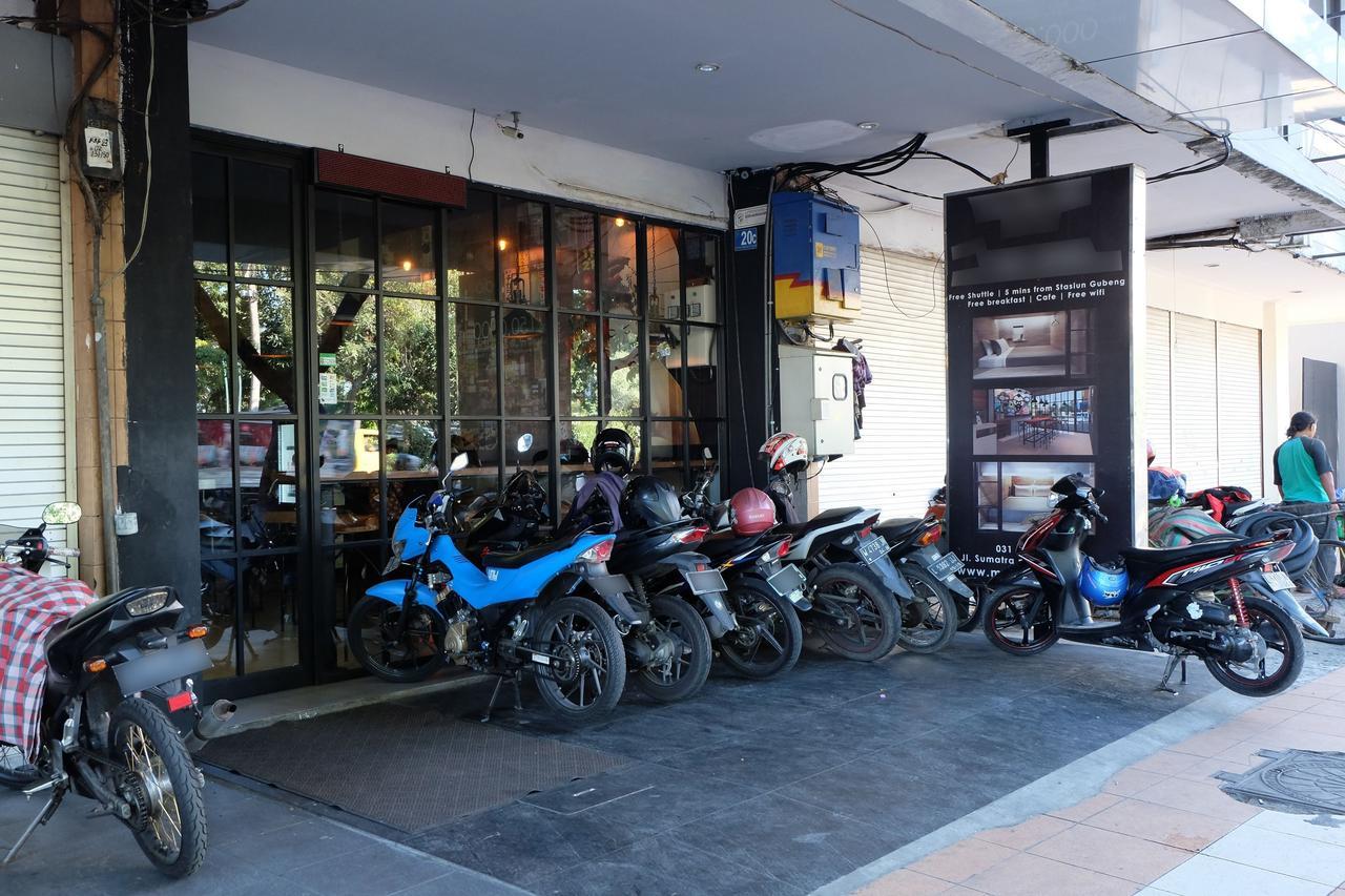 Albergue Juanda Airport Gedangan Exterior foto